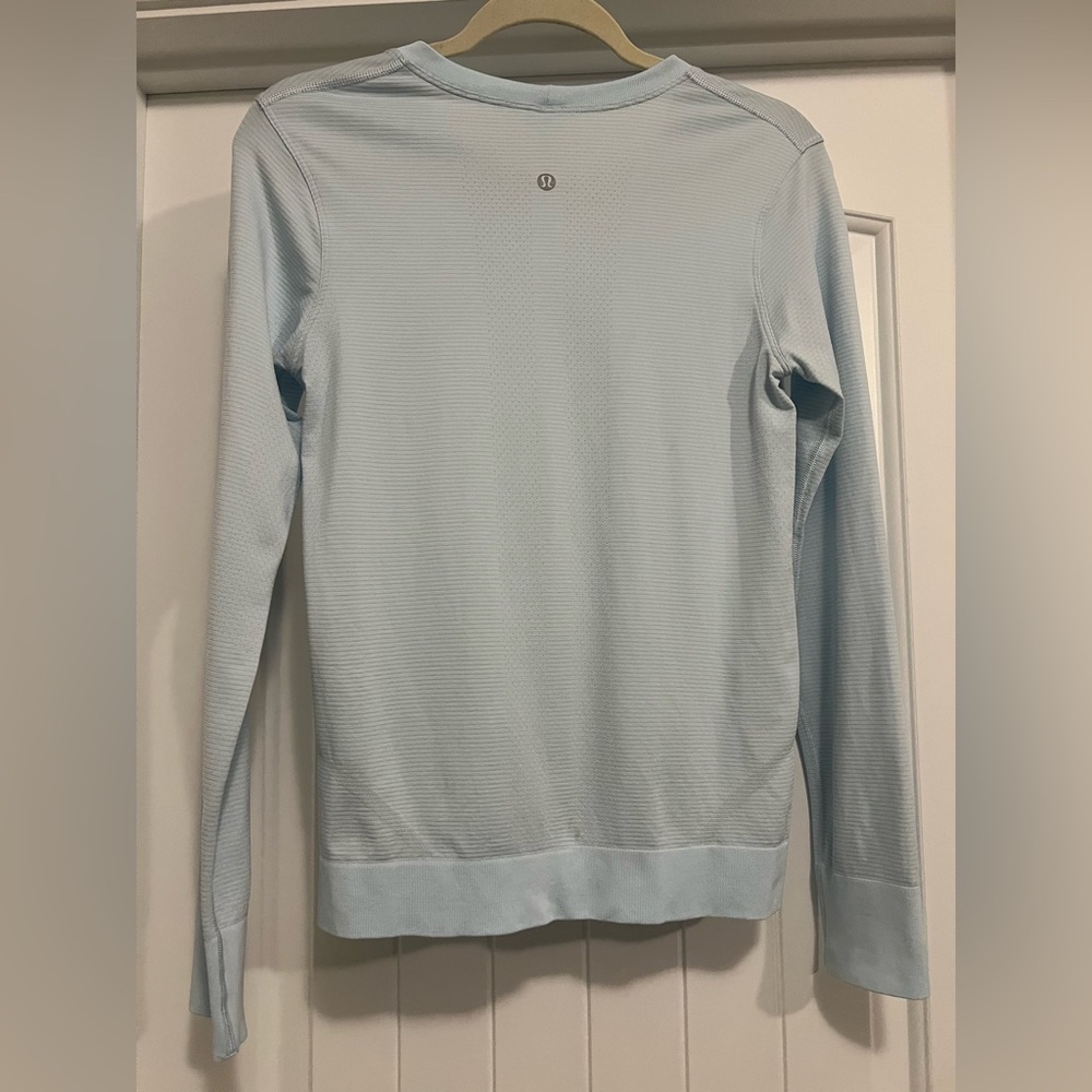 Lululemon Swiftly Tech Long Sleeve 2.0 Top Blue Size 4  Lightweight Athleisure - Picture 3 of 11